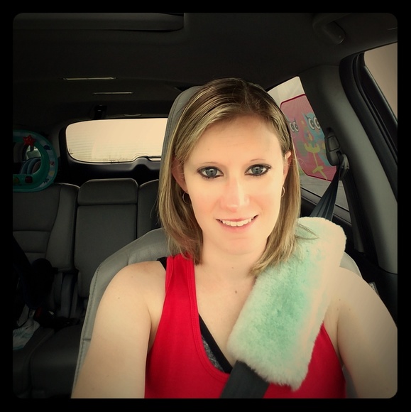 Meet your Posher, Kristen - Picture 1 of 3